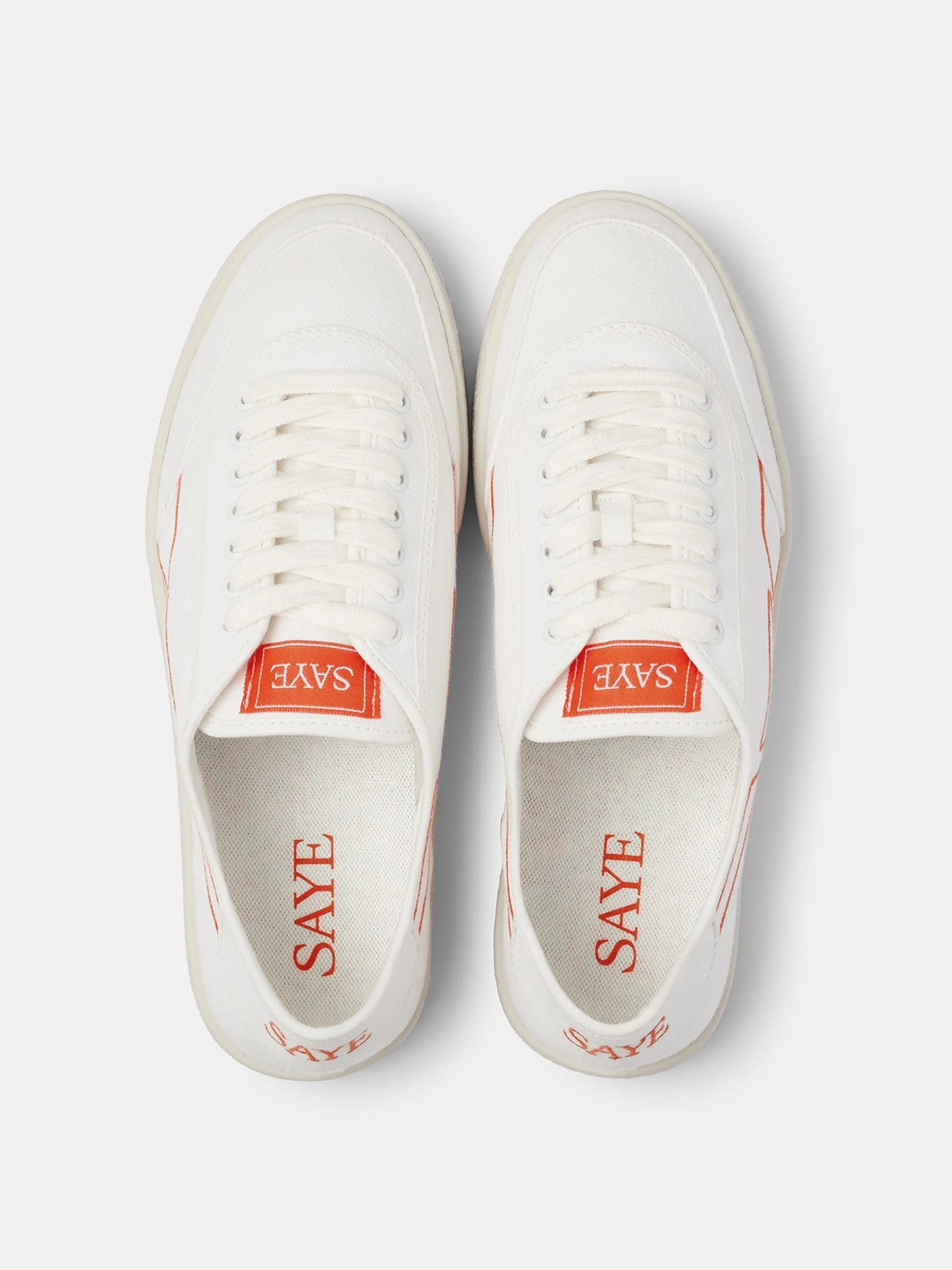 Modelo '65 trainer in orange