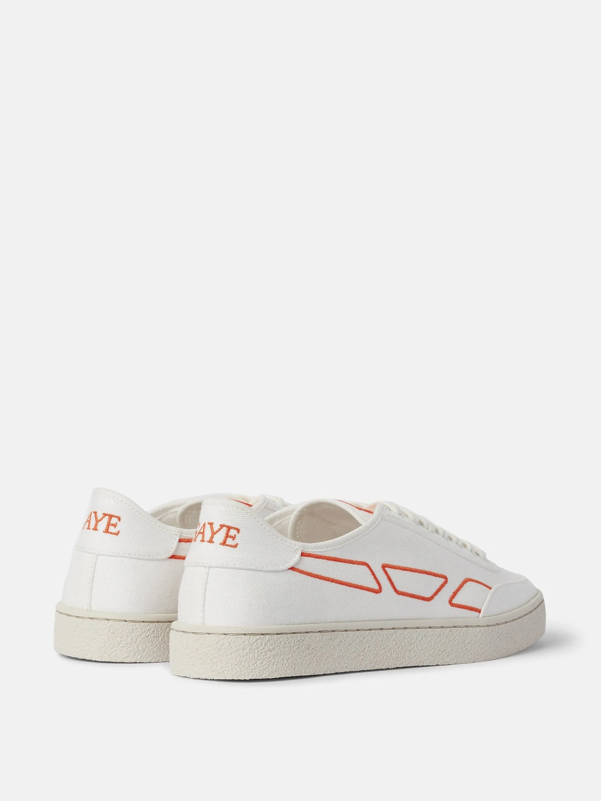 Modelo '65 trainer in orange