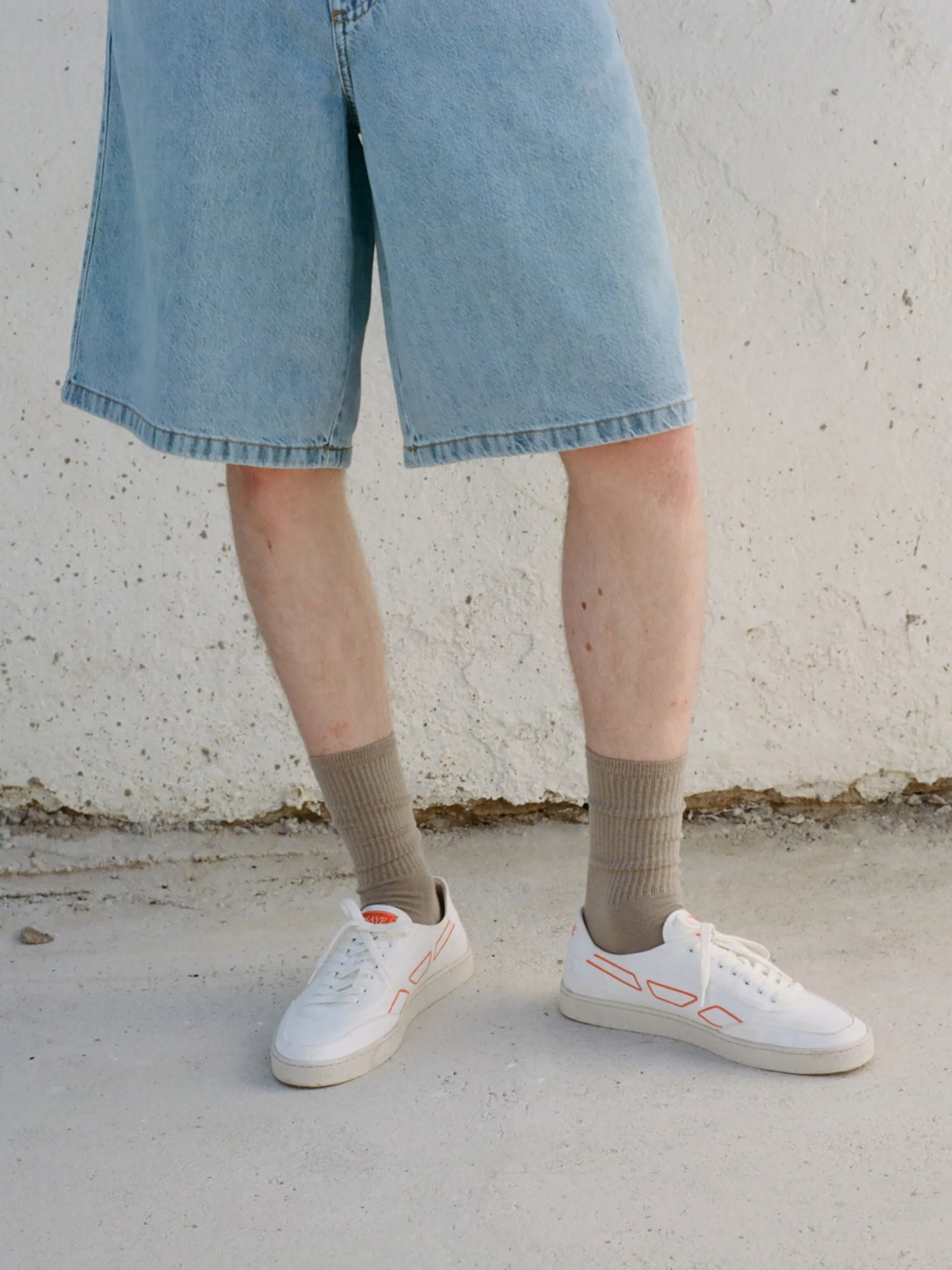Modelo '65 trainer in orange